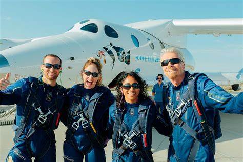 Virgin Galactic Faz Voo Perfeito Fundador Entre Os Tripulantes