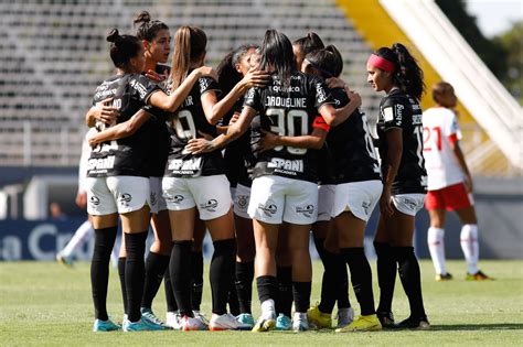 Corinthians Acerta Renova O Trio Do Feminino Para E Ter