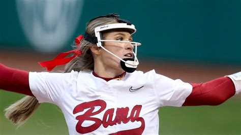 Montana Fouts: A look at the Alabama Crimson Tide softball pitcher