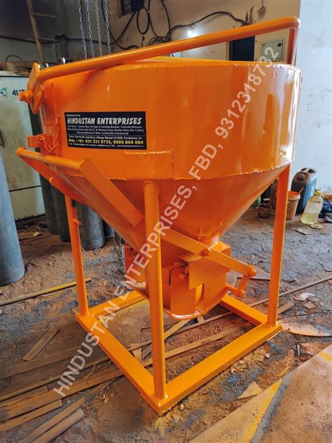 Mild Steel Yellow Cone Type Concrete Bucket With Hydraulic Jack And