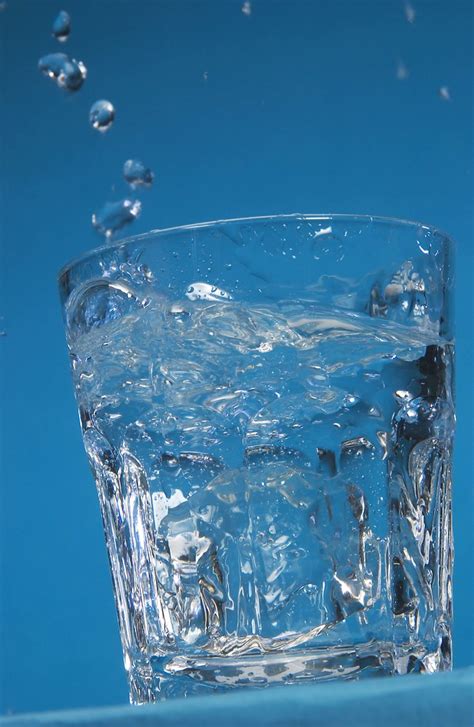 Water Splashing Out Of A Full Clear Glass Cup The Safe D Flickr