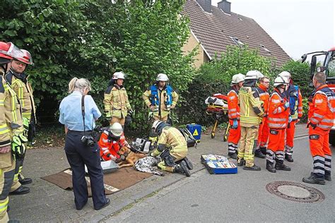 Zwei Hunde gerettet Bewohner zum Glück außer Haus Feuerwehr Coesfeld