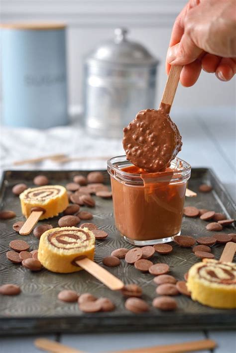 Sucettes de gâteau roulé au chocolat Amuses bouche Gateau roulé