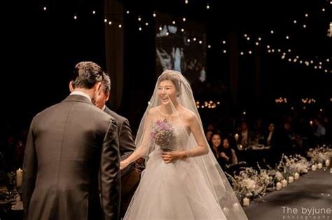 Kim Ha Neuls Wedding Photos Revealed