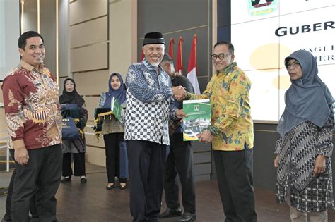 Atas Pengabdian Saat Bertugas Di Pemprov Sumbar Gubernur Mahyeldi