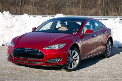 2015 Tesla Model S P85d First Drive