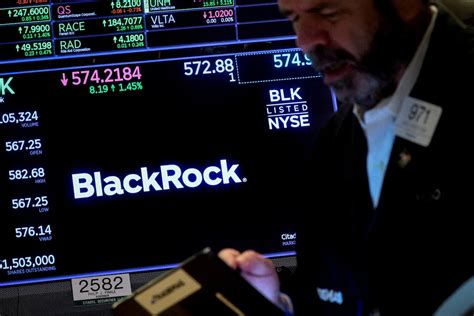 Blackrocks Ishares Regains Pole Position From Rival Vanguard The