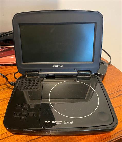 Lot A Soniq Portable Dvd Player