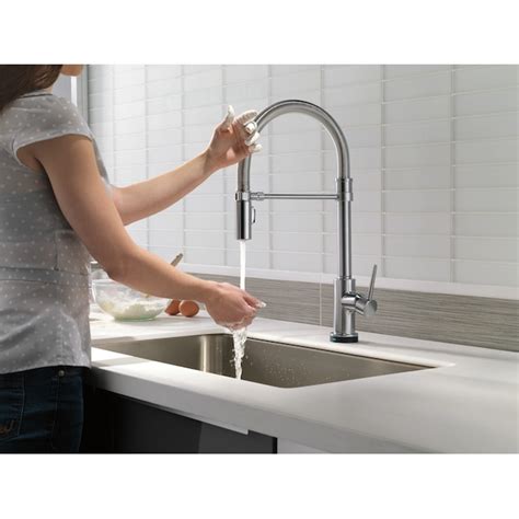 Delta Trinsic Pro Touch2o Arctic Stainless Single Handle Pull Down