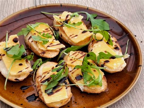 Crostini Met Oude Kaas Remeker Pracht Lekker Tafelen