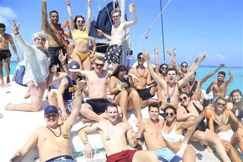 Cancún Isla Mujeres Catamaran Party Open Bar Alleen Volwassenen Getyourguide