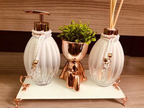 Kit Lavabo Luxo Rose Gold Branco Vasinho Bob Aroma Sabonete