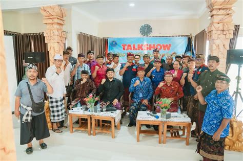 Galeri Foto Kepala Bidang Adat Tradisi Sebagai Narasumber Dalam Acara