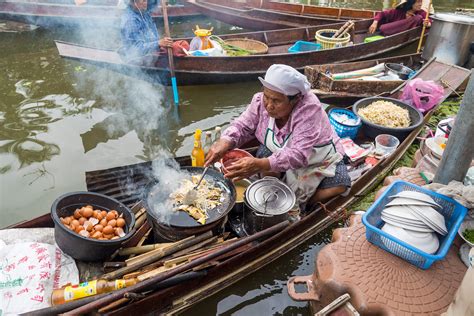 Tha Kha Floating Market - Local Relaxing Market You Can Visit in Thailand