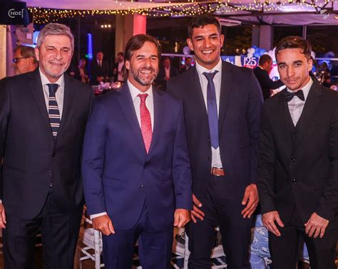 Lacalle Pou Presente En La Cena De Gala De Nacional Hace M S De