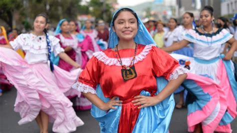 Fotos As Se Lucieron Los Centros Escolares En El Desfile Estudiantil