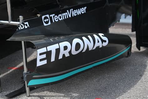 Mercedes Gives Up Gives Its F1 Car Sidepods