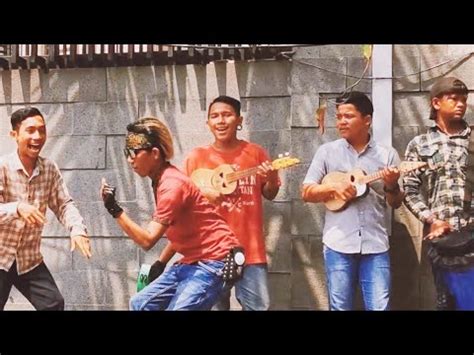 Pengamen Viral Mamik Alay Ft Trio Wok Wok Koplo Street Musician Youtube