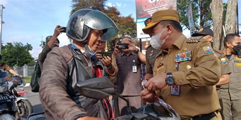 Gubernur Jambi Dukung Gerakan Pembagian 10 Juta Bendera Merah Putih