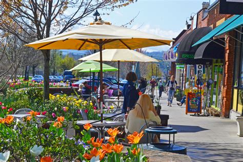 Visitors Information Center | Hendersonville, NC