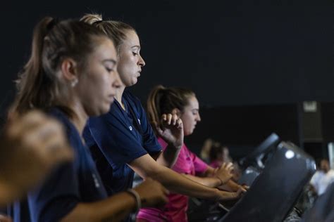 Fotos Del Entrenamiento De Las Jugadoras Del Zaragoza Club De F Tbol