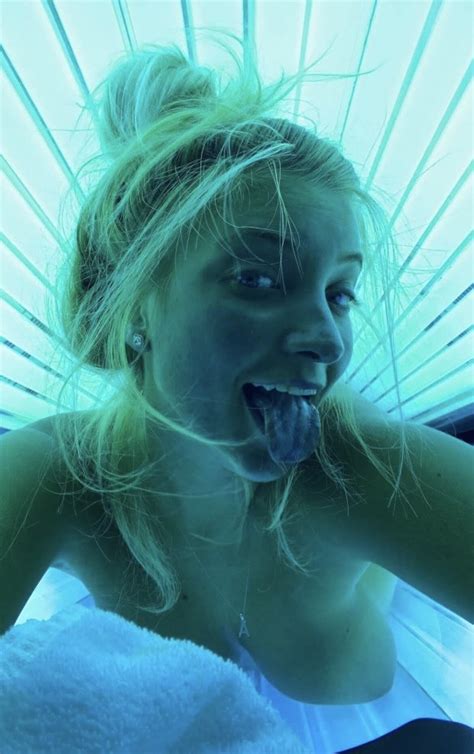 Tanning Bed Bohnerbitch