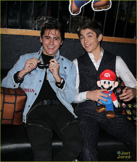 Full Sized Photo Of Asher Angel 16 Bday Nintendo Party Pics 86 Asher