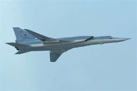 BREAKING: Russian Tu-22M3 supersonic bomber crash lands in Arctic, at ...