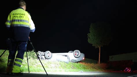 Zeugenaufruf der Polizei Tödlicher Unfall mit Sportwagen in Oberrüti