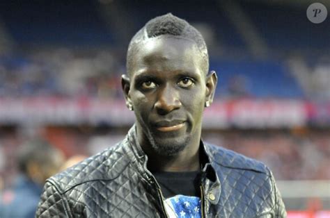 Mamadou Sakho Le Capitaine Du Psg Se Marie Purepeople