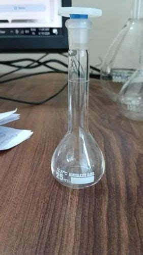 Scientific World Borosilicate Glass Volumetric Flask For Chemical