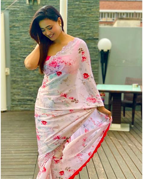 Shweta Tiwari Looks Like A Dream In Sheer Saree See The Diva Look Sexy