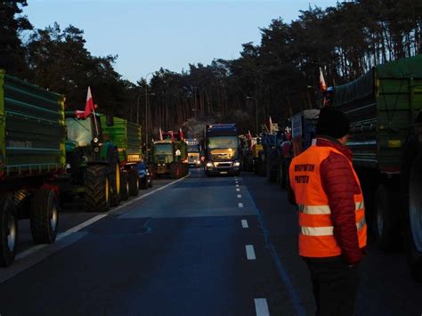 S Ubice Pl Rolnicy Ponownie Protestuj W Wiecku Foto Wideo