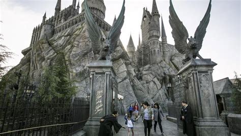 Harry Potter boosted Universal Studios attendance, while Disneyland saw ...