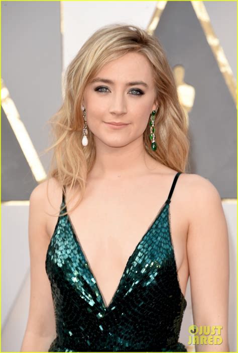 Saoirse Ronan Turns Heads In Drop Dead Gorgeous Gown At Oscars 2016