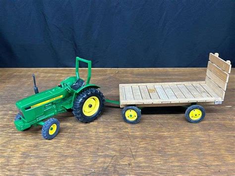 2 1 16 John Deere 950 Hay Wagon Aumann Auctions Inc