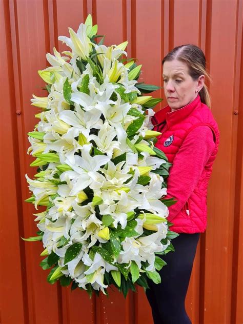 Best Sympathy Flowers For Mourning And Grief