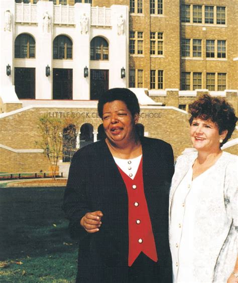 Elizabeth Eckford and Hazel Bryan: The Story Behind the Famous Little Rock Nine ‘Scream Image ...