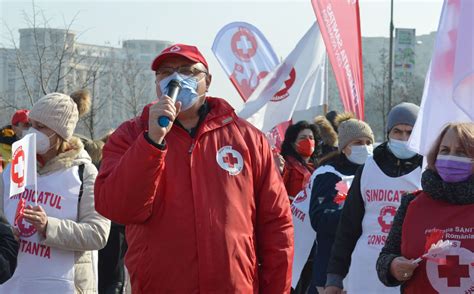 Angaja Ii Din S N Tate Ies La Proteste Se Al Tur I Poli I Tii