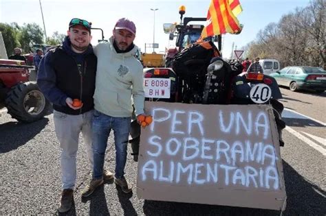 Agricultores Da Catalunha Voltam A Bloquear Estradas Internacional