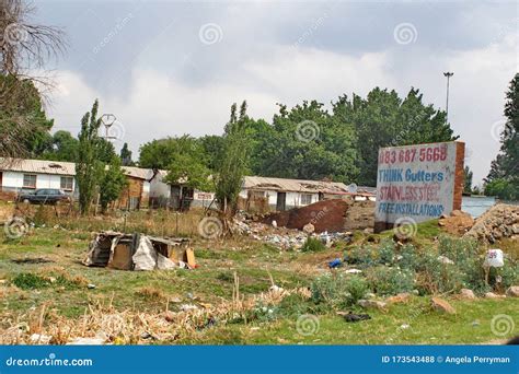 Houses in Soweto editorial stock photo. Image of south - 173543488