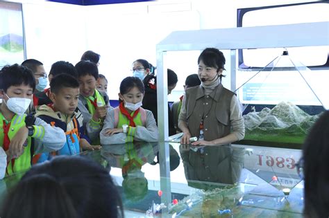 北京市第十二中学附属实验小学师生参观气科院科普展厅 综合新闻 首页新闻区 中国气象科学研究院