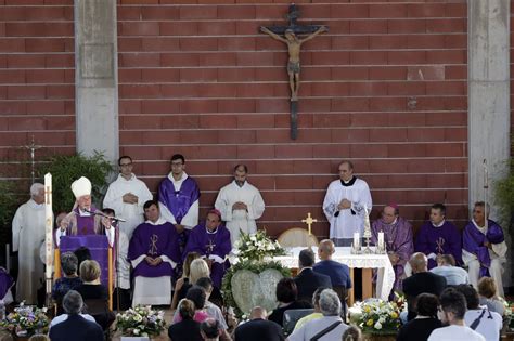 I Morti Sono Funerali Di Stato Per Le Vittime Delle Marche