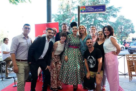 La Terremoto de Alcorcón orgullosa de su ciudad y de su glorieta Shangay