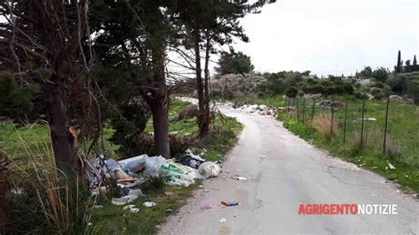 Cumuli di rifiuti per strada è emergenza igienico sanitaria a Porto