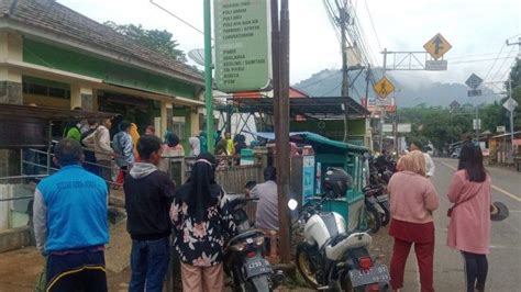 Pagi Ini Sukabumi Diguncang Gempa M 5 8 Warga Di Puskesmas Berhamburan