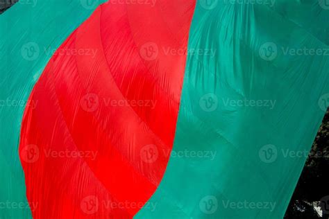 Bangladeshi Flag Waving 21908217 Stock Photo at Vecteezy