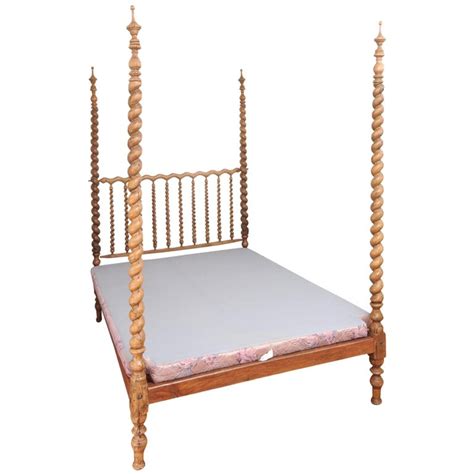 English 1870s Walnut Barley Twist Four Poster Bed With Carved Toupie Finials At 1stdibs