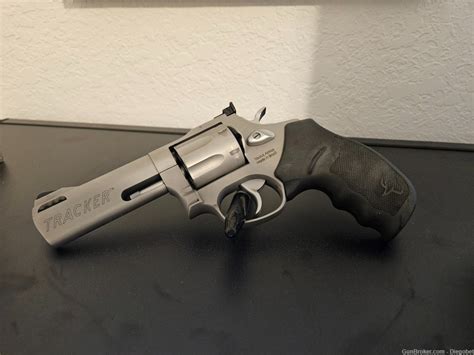 Taurus 627 Tracker Stainless 4 357 Magnum Revolver Stainlesssilver 4 Revolvers At