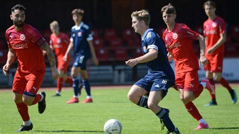 Erster Test Fu Baller Von Rosenheim Kassieren Deutliche Niederlage